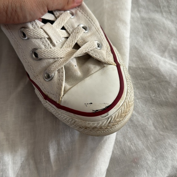 Converse Chuck Taylor’s - Picture 3 of 6